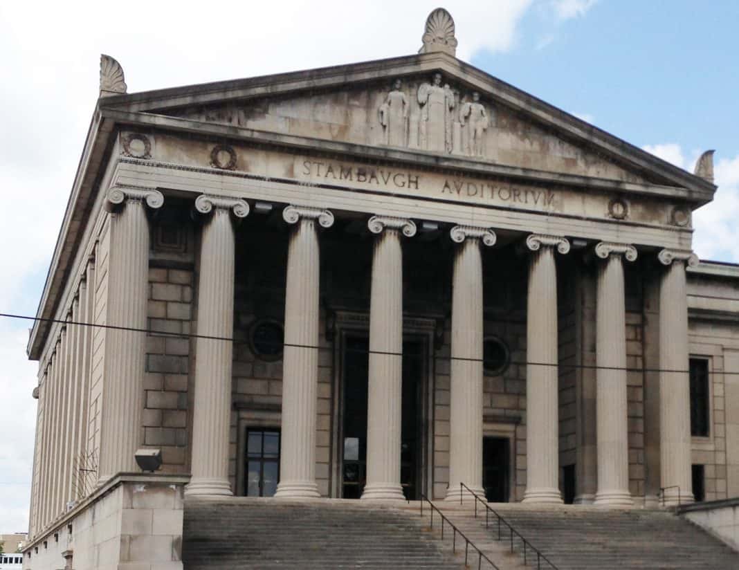 Stambaugh Auditorium, DeYor enter into management agreement