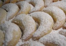 Vanilla Kipferl (German Christmas cookie)