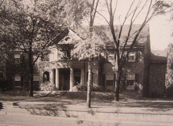 Jazz Age Youngstown homes in 1927. This image depicts the home of T.A. Woodman on Indiana Avenue.