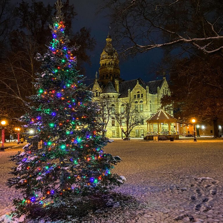 ‘Hometown Holidays’ returns to downtown Warren Dec. 13