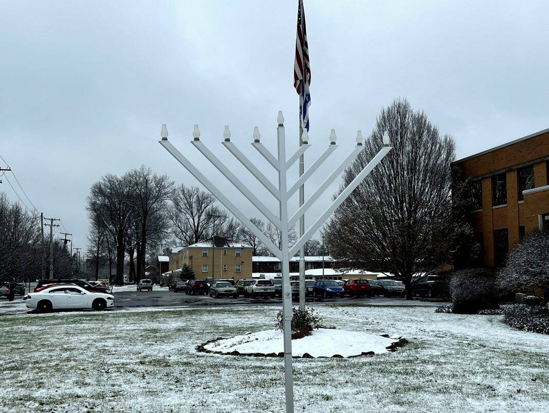 Jewish Federation to display 9-foot menorah during Hanukkah